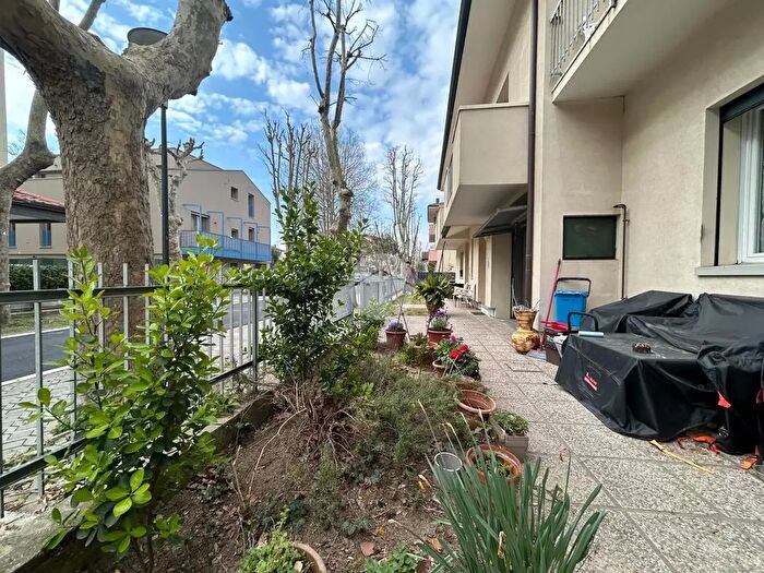 Casa con 15 locali in vendita in Viale Orsa Minore, San Mauro Pascoli