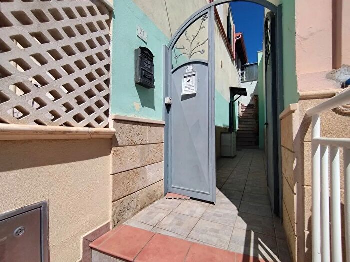 Casa quadrilocale in vendita in Torre San Giovanni, Ugento