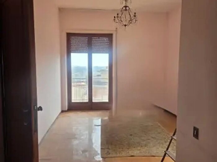 Appartamento con 6 locali in vendita in Ceccano