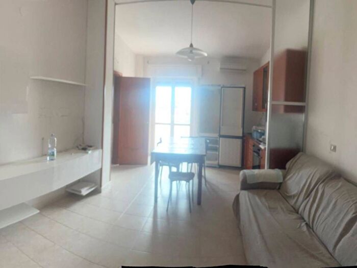 Appartamento trilocale in affitto in Via Domenico Vigliarolo, Catanzaro Lido, Catanzaro