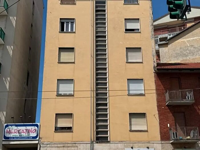 Appartamento bilocale in vendita in Via Lanzo, Torino