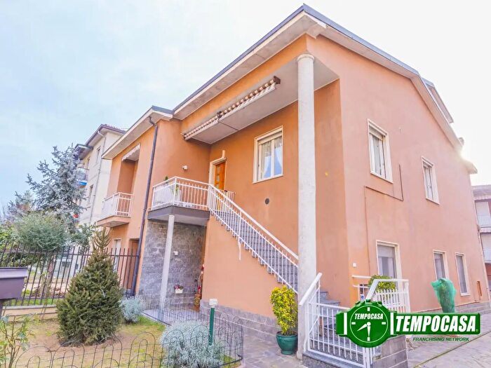 Appartamento trilocale in vendita in Via Verona, Pavia