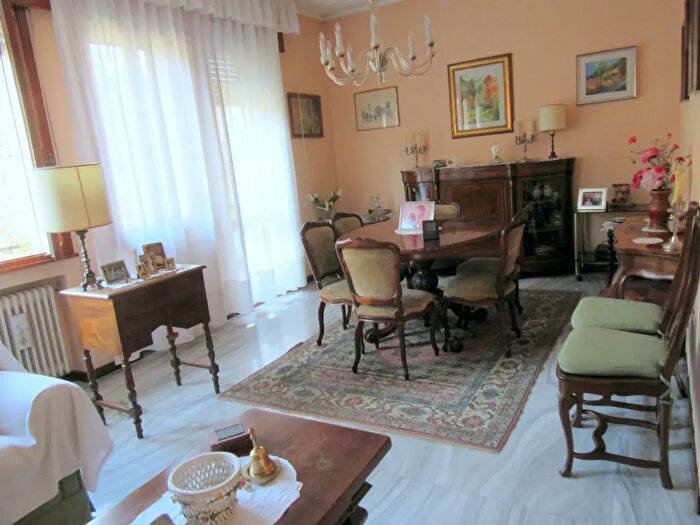 Casa con 7 locali in vendita in Via Mentana, Padova