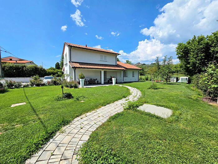 Casa con 5 locali in vendita in Buggiano