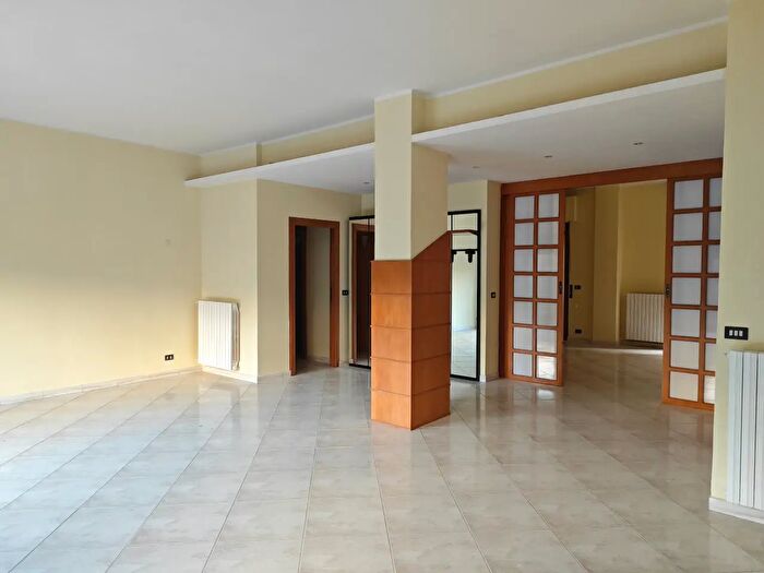 Appartamento quadrilocale in vendita in Viale Atlantici, Benevento