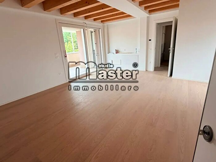 Appartamento trilocale in vendita in Viale Luzzatti, Treviso