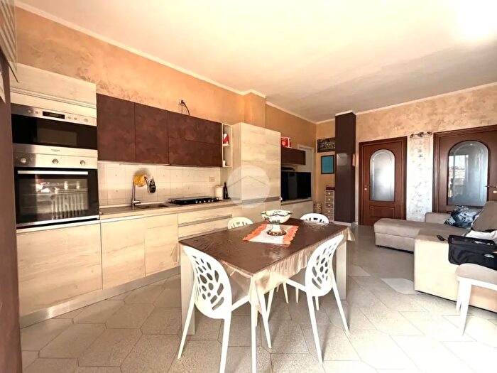 Appartamento trilocale in vendita in Via Moncenisio, Nichelino