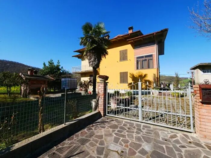 Casa con 6 locali in vendita in Via Villaggio, Serramazzoni