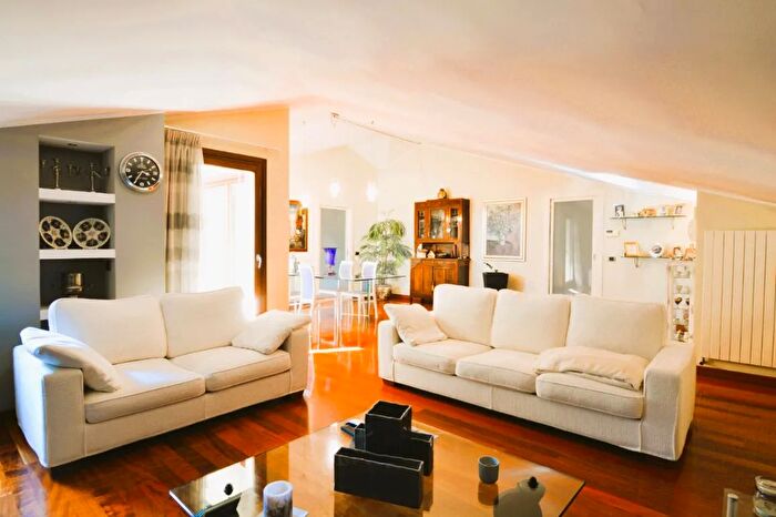 Appartamento quadrilocale in vendita in Via Prinetti, Bernareggio