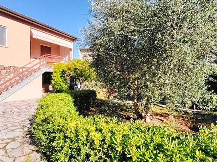 Casa trilocale in affitto in Viale Europa, Porto Azzurro