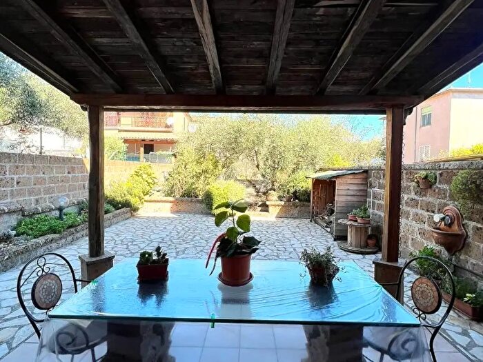 Appartamento quadrilocale in vendita in Via Vittorio Rainaldi, Civita Castellana