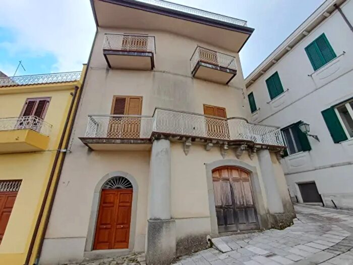 Casa con 6 locali in vendita in Via Roma, Raccuja