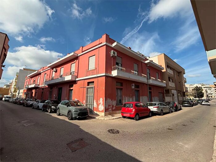 Casa con 14 locali in vendita in Via Asmara Brindisi, Brindisi