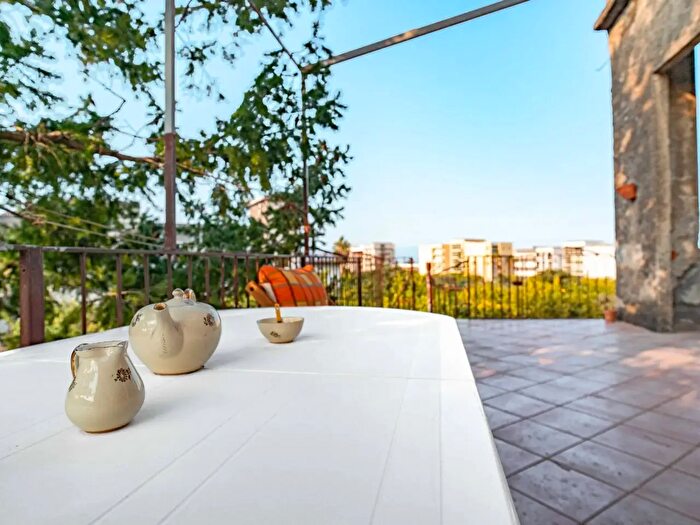 Casa trilocale in vendita in Viale delle Provincie, Giarre