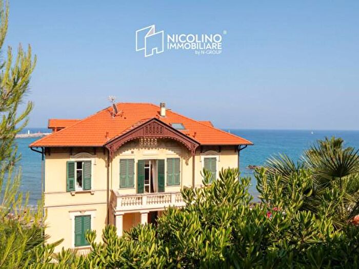 Appartamento con 5 locali in vendita in Corso Giovanni Boine, Imperia