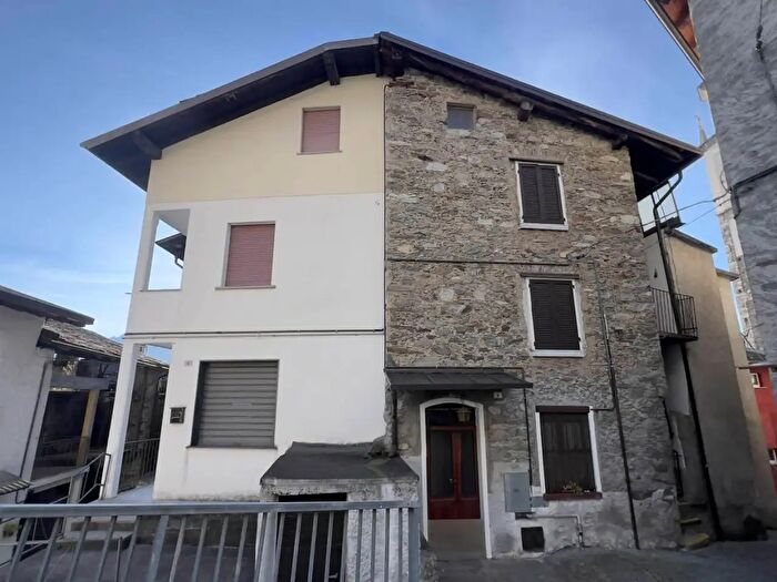 Case in Vendita e in Affitto - 2