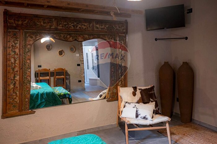 Appartamento con 7 locali in vendita in Via Scienze, Ferrara