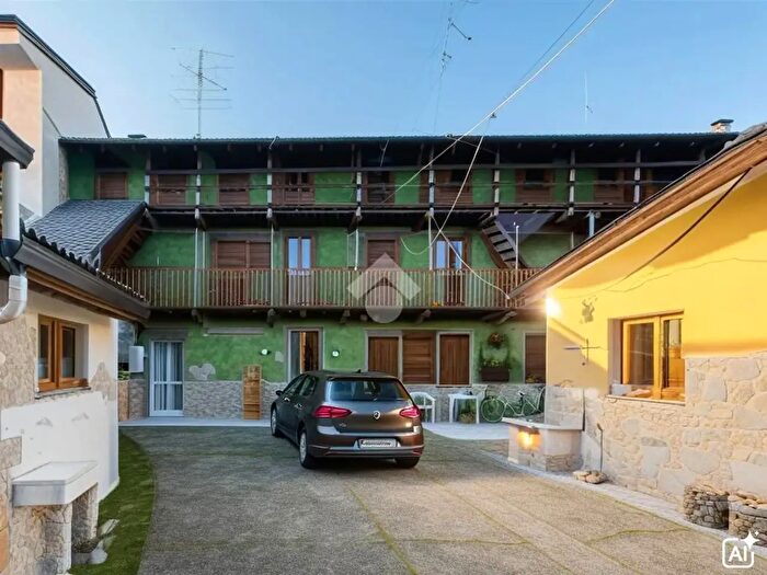 Casa con 5 locali in vendita in Largo S Martino, Cerano