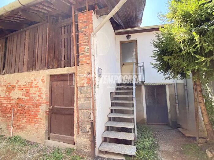 Appartamento trilocale in vendita in Via Santa Lucia, Vigliano Biellese