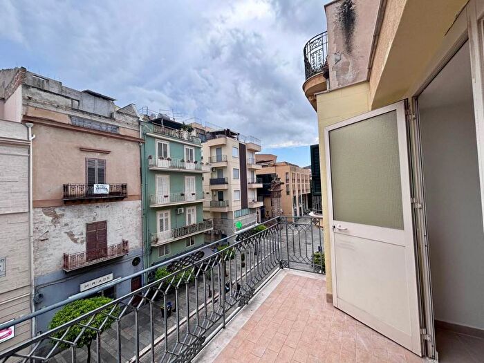 Appartamento trilocale in affitto in Corso Umberto I, Centro, Bagheria