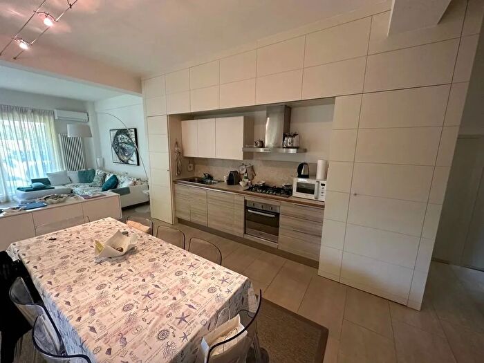 Casa quadrilocale in vendita in Via Ammiraglio Morin a, Forte Dei Marmi