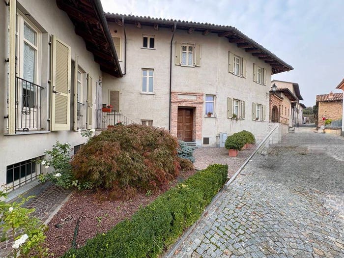 Appartamento bilocale in affitto in Via Alessandro Roero, Centro, Guarene