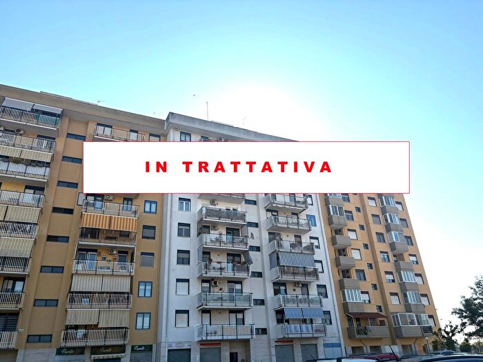Appartamento trilocale in vendita in Via Quaranta, Bari