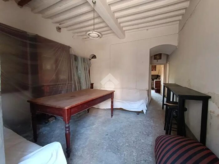 Casa con 8 locali in vendita in Via del Ferro, Prato