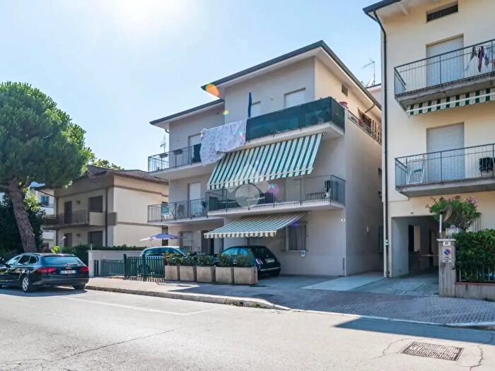 Appartamento trilocale in vendita in Viale Zara, Cesenatico