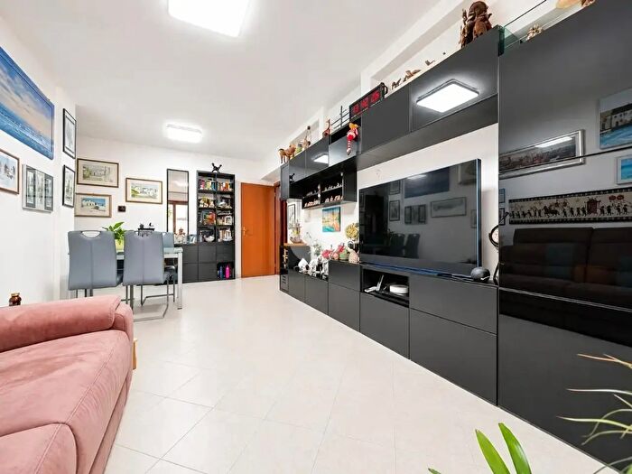 Appartamento quadrilocale in vendita in Via Bruno De Finetti, Roma