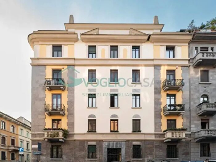 Appartamento trilocale in affitto in Via Giuseppe Compagnoni, Milano