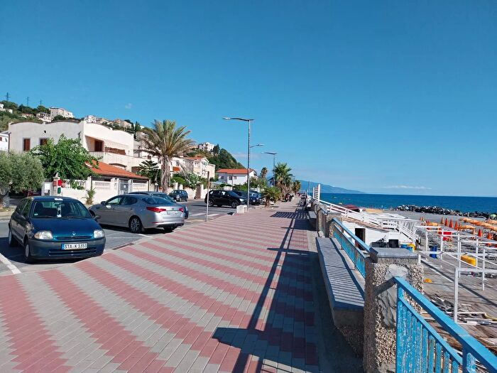 Appartamento trilocale in vendita in Acquappesa