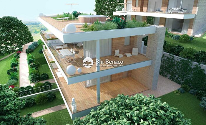 Appartamento con 5 locali in vendita in Via SantAmbrogio, Toscolano Maderno