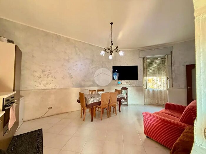 Appartamento bilocale in vendita in Via Duca degli Abruzzi, Napoli