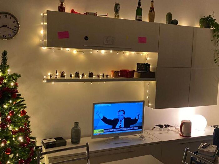 Appartamento trilocale in affitto in Via Salasco, Bocconi, Milano