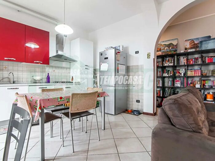 Appartamento trilocale in vendita in Via Piave, Cislago