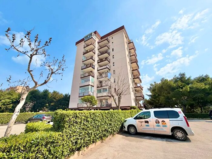 Appartamento quadrilocale in vendita in Via Suglia, Bari