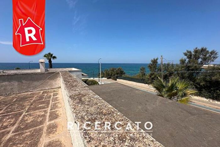 Casa con 6 locali in vendita in Via Borromeo, Racale