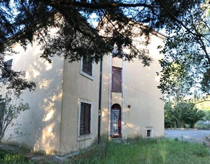 Casa con 6 locali in vendita in Enna