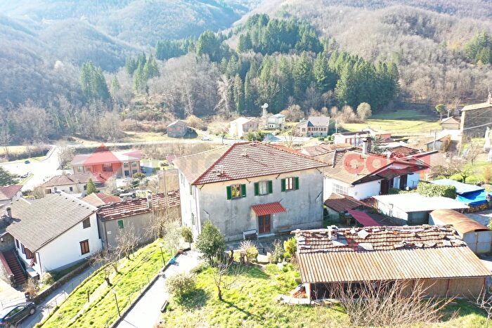 Casa con 5 locali in vendita in Via Dalmazia, Minucciano