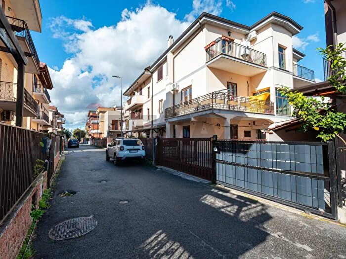 Appartamento bilocale in vendita in Via Fluviale, Monterotondo