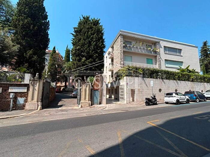 Appartamento trilocale in affitto in Via dei Monti Parioli, Parioli, Roma