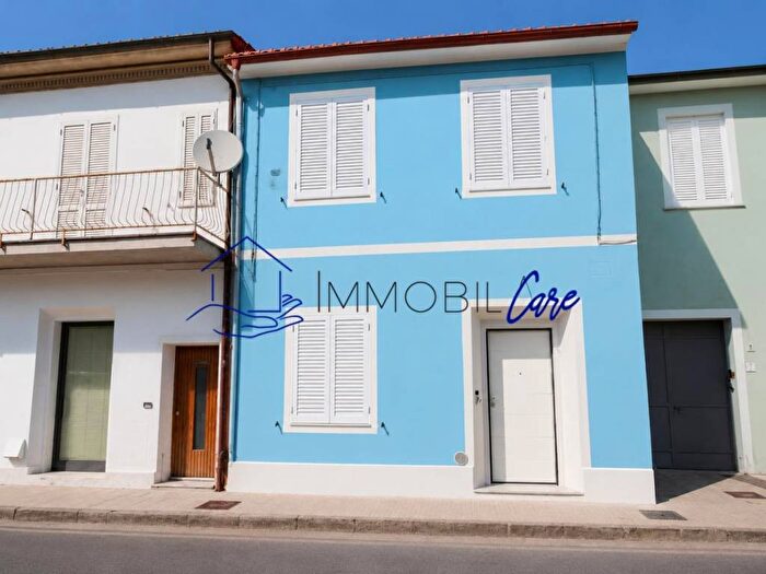 Casa con 5 locali in vendita in Via Edmondo De Amicis, Arena Metato, San Giuliano Terme