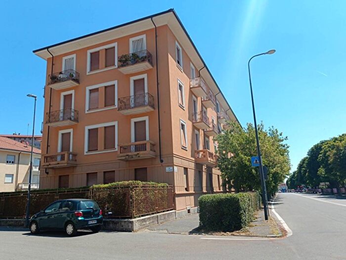 Appartamento con 6 locali in affitto in Stradale Fenestrelle, Ospedale Cottolengo, Pinerolo