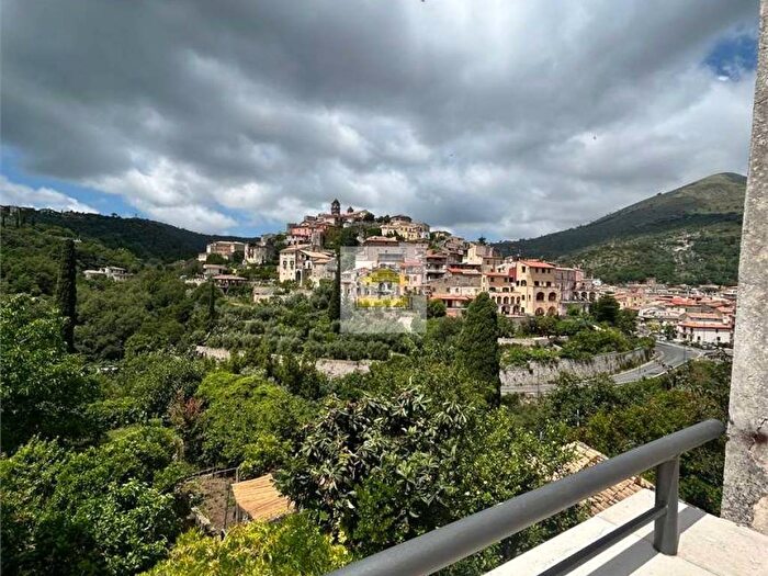 Appartamento trilocale in affitto in Centro, Itri