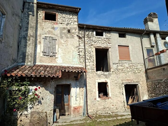 Casa con 7 locali in vendita in Via Toti, Cison Di Valmarino