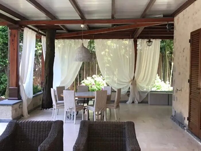 Casa con 8 locali in vendita in Forte Dei Marmi
