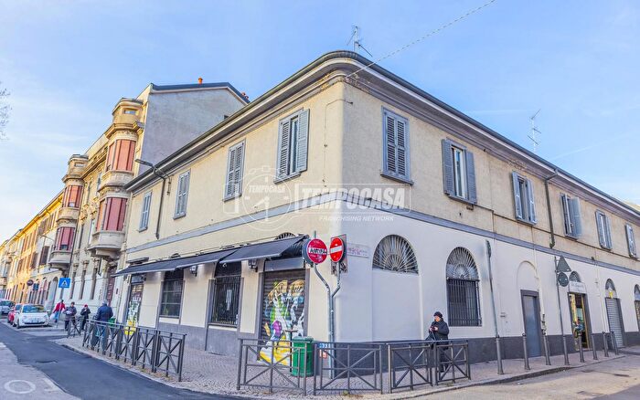 Appartamento trilocale in vendita in Via Enrico da Monza, Monza