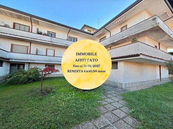 Appartamento trilocale in vendita in Via Padre Lorenzo Savina, Casaletto Vaprio