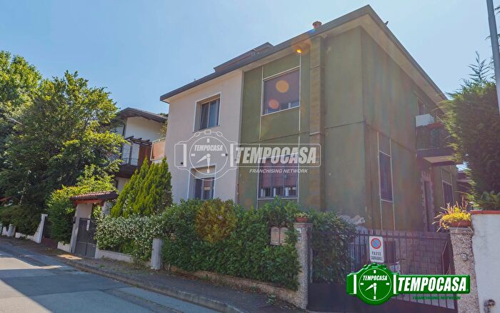 Casa trilocale in vendita in Via delle Robinie, Opera